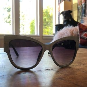 NWOT - fashion sunglasses